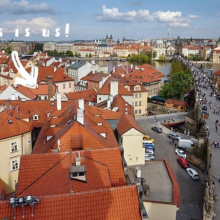Queen Bee Apartments Praga Esterno foto